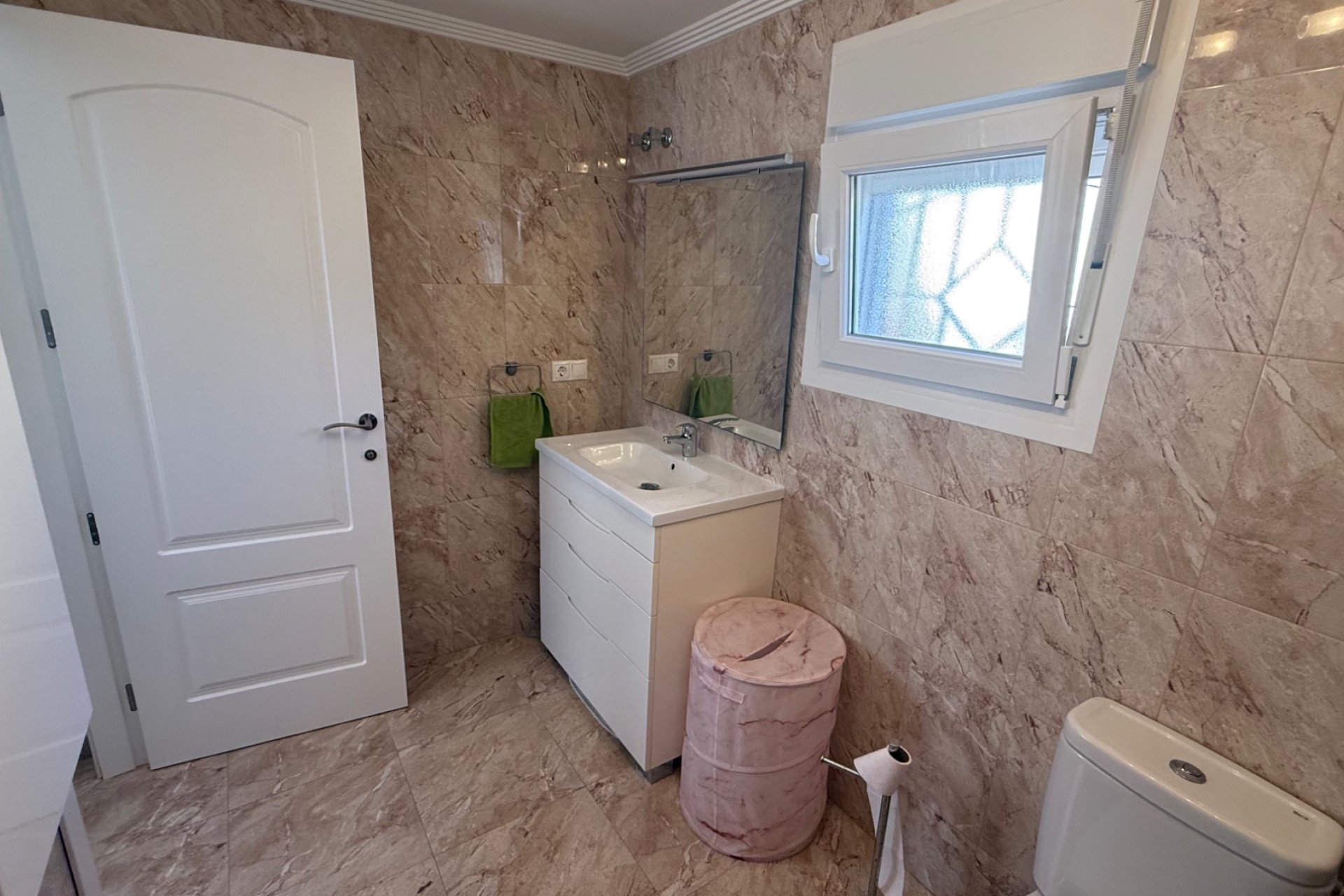 Återförsäljning - Villa -
Torrevieja - Costa Blanca Sur