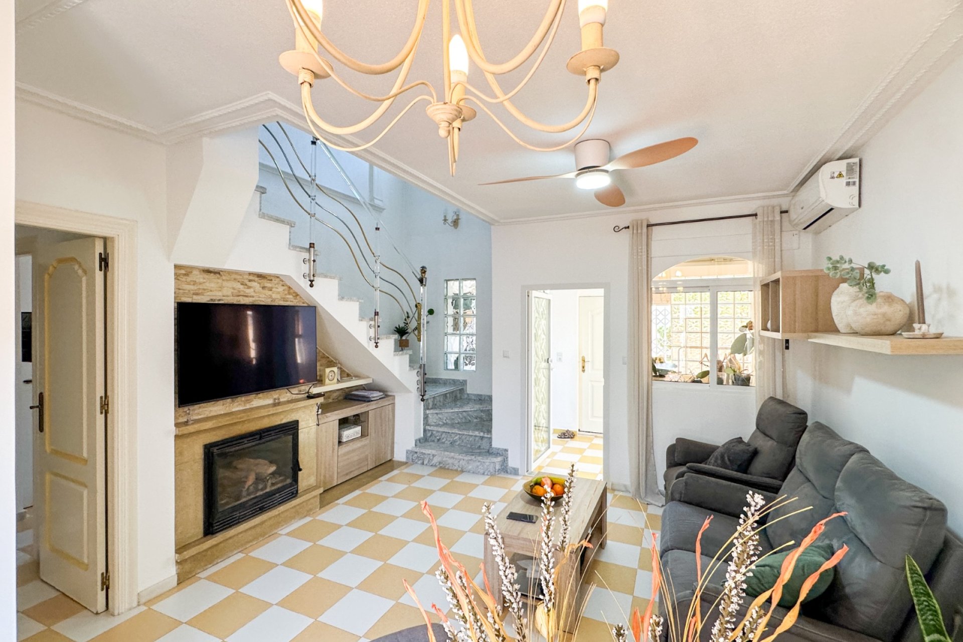 Återförsäljning - Villa -
Torrevieja - Nueva Torrevieja - Aguas Nuevas