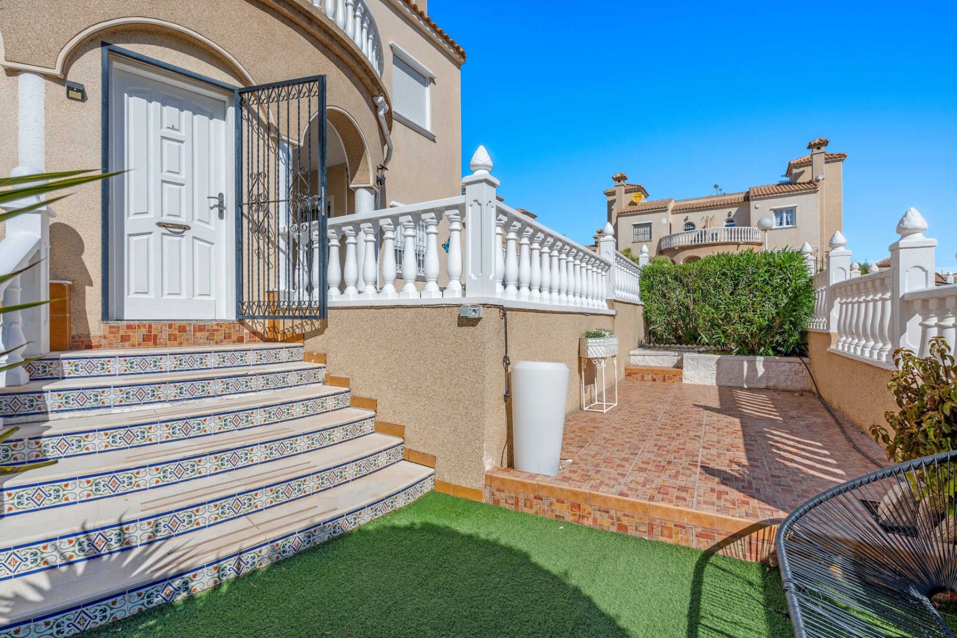 Återförsäljning - Villa -
Villamartin - Costa Blanca