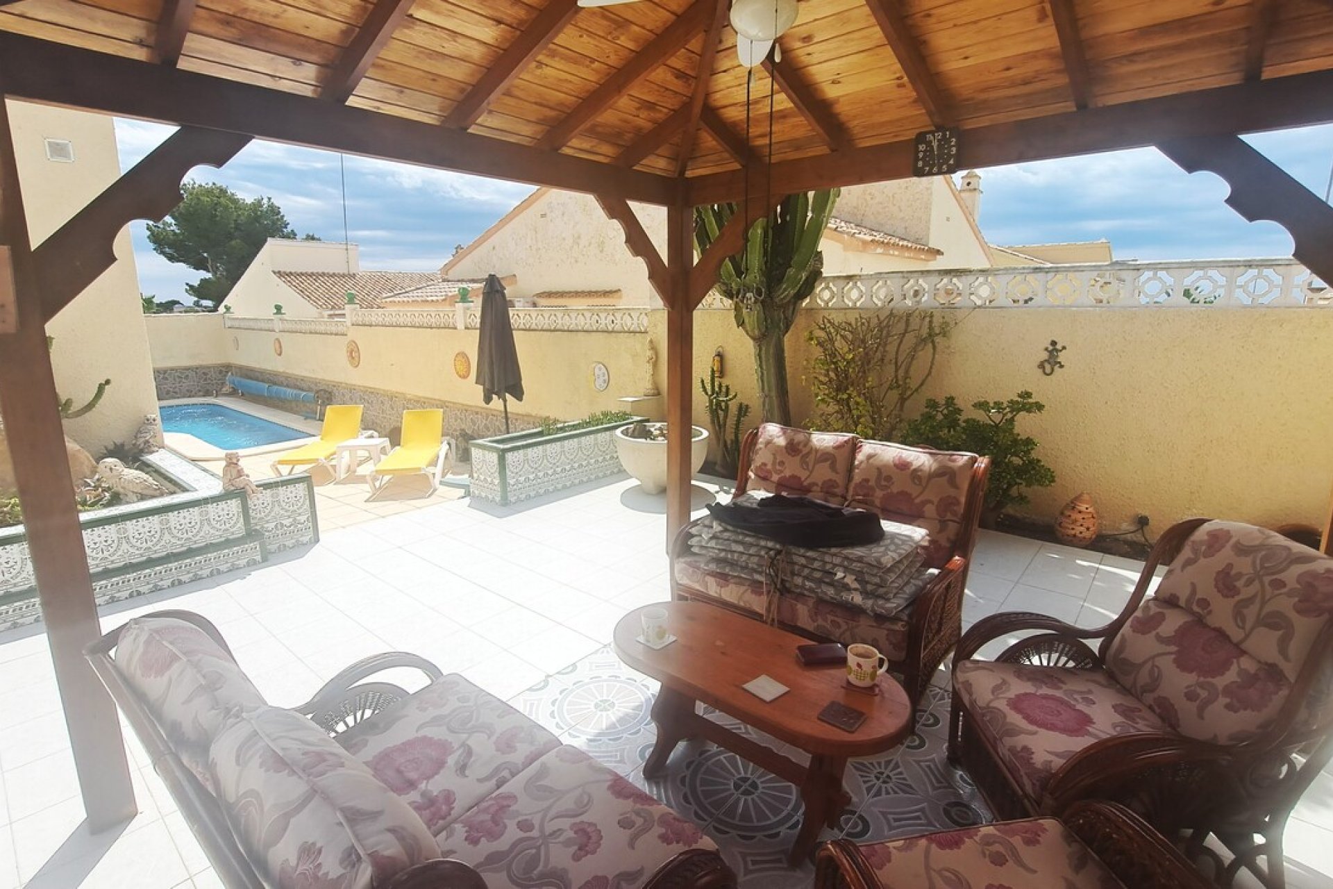 Återförsäljning - Villa -
Villamartín - El Presidente