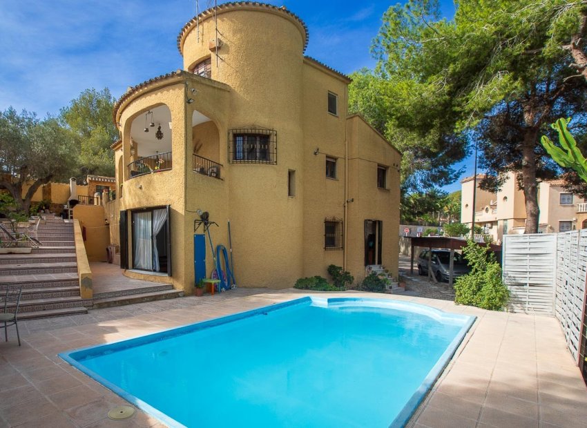 Återförsäljning - Villa -
Villamartín - Las Filipinas