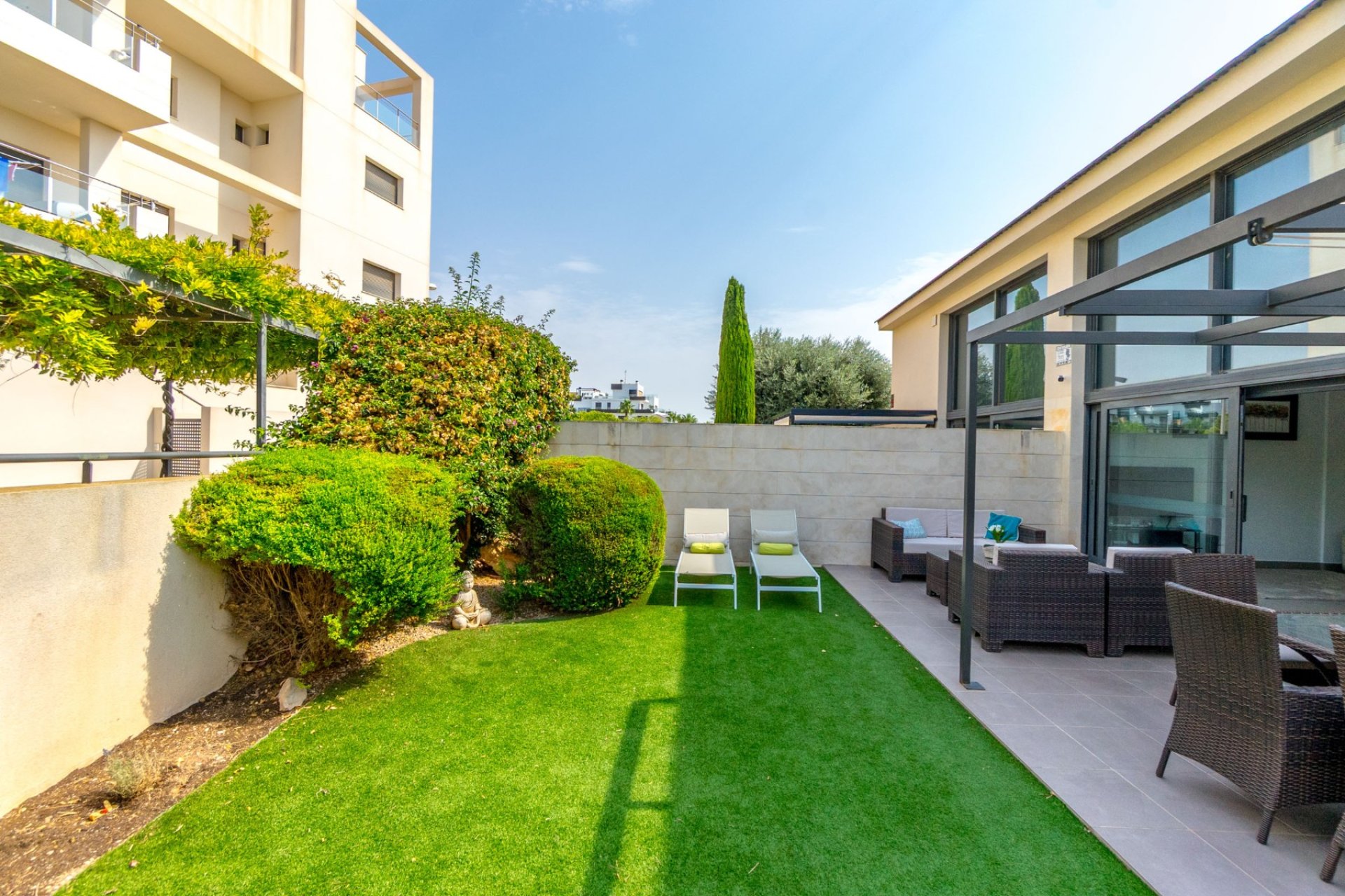 Återförsäljning - Villa -
Villamartín - Los Dolses