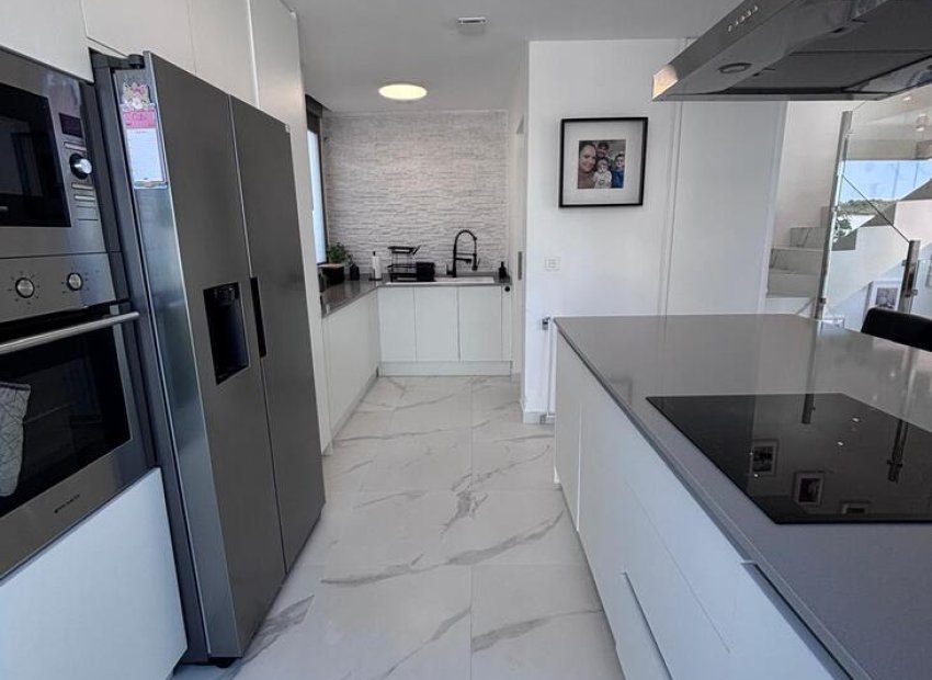 Återförsäljning - Villa -
Villamartín - PAU 8