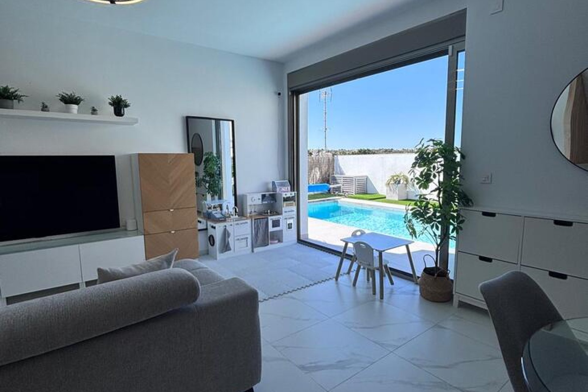 Återförsäljning - Villa -
Villamartín - PAU 8