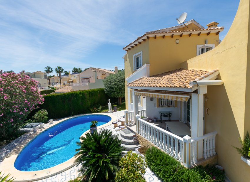 Återförsäljning - Villa -
Villamartín - Rioja
