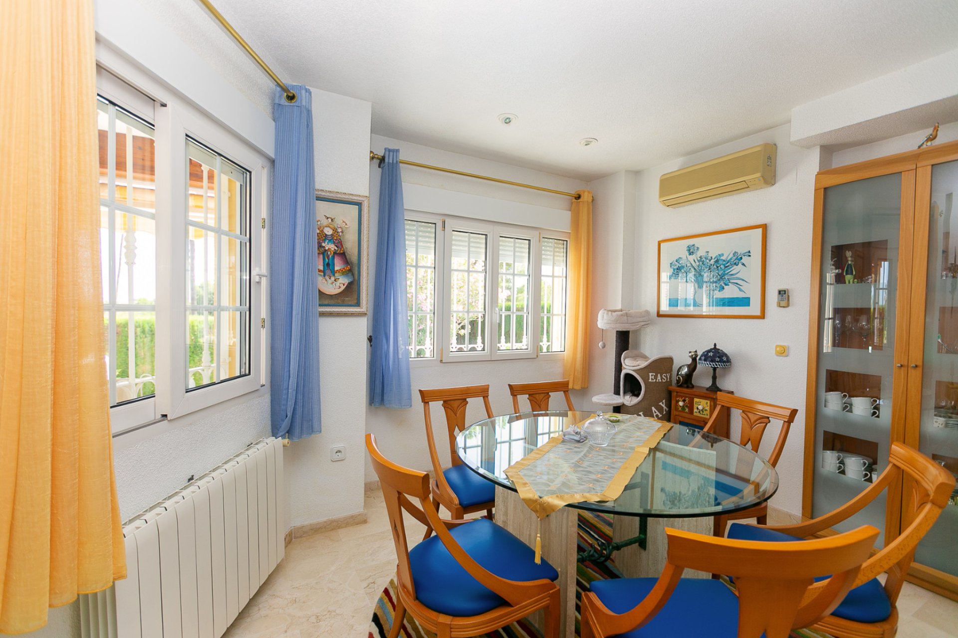 Återförsäljning - Villa -
Villamartín - Rioja