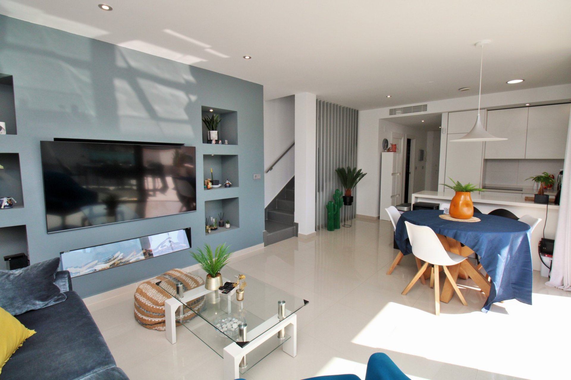 Återförsäljning - Villa -
Villamartín - Villamartin