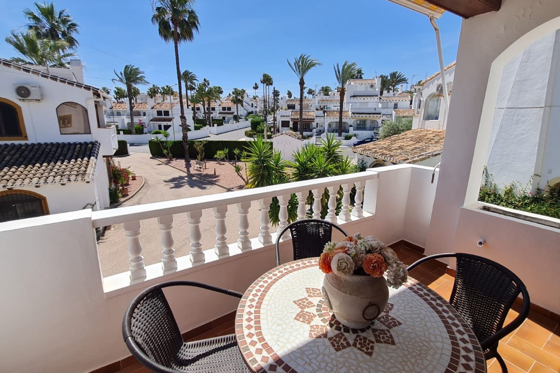 Återförsäljning - Villa -
Villamartín - Villamartin