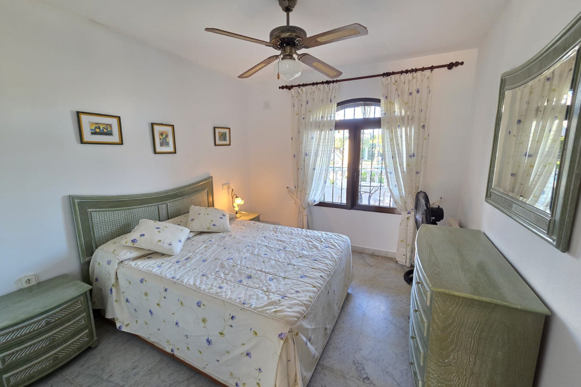 Återförsäljning - Villa -
Villamartín - Villamartin