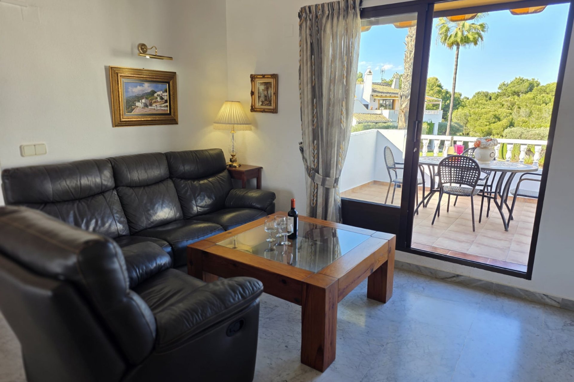 Återförsäljning - Villa -
Villamartín - Villamartin