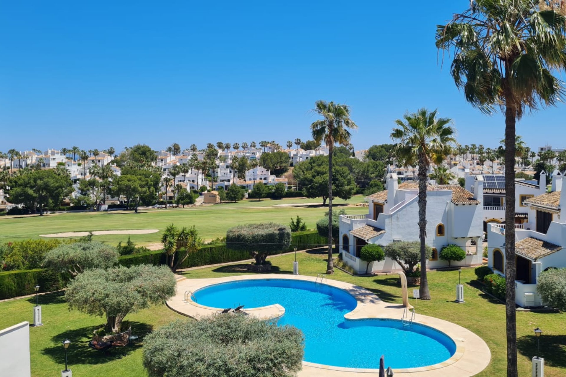 Återförsäljning - Villa -
Villamartín - Villamartin