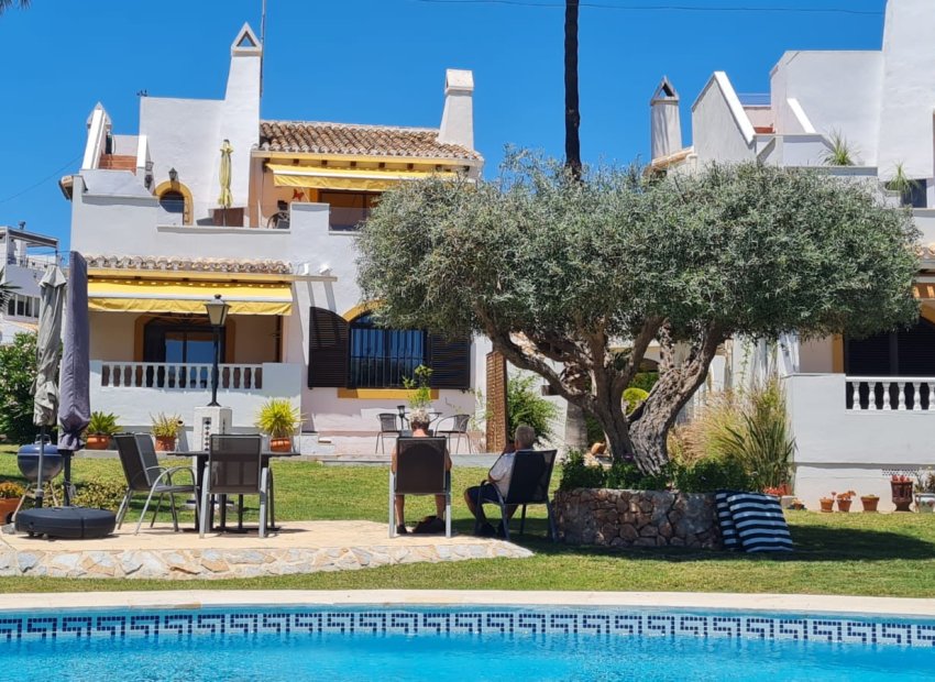Återförsäljning - Villa -
Villamartín - Villamartin