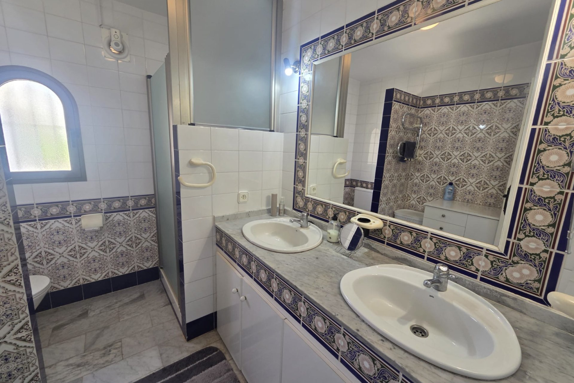 Återförsäljning - Villa -
Villamartín - Villamartin