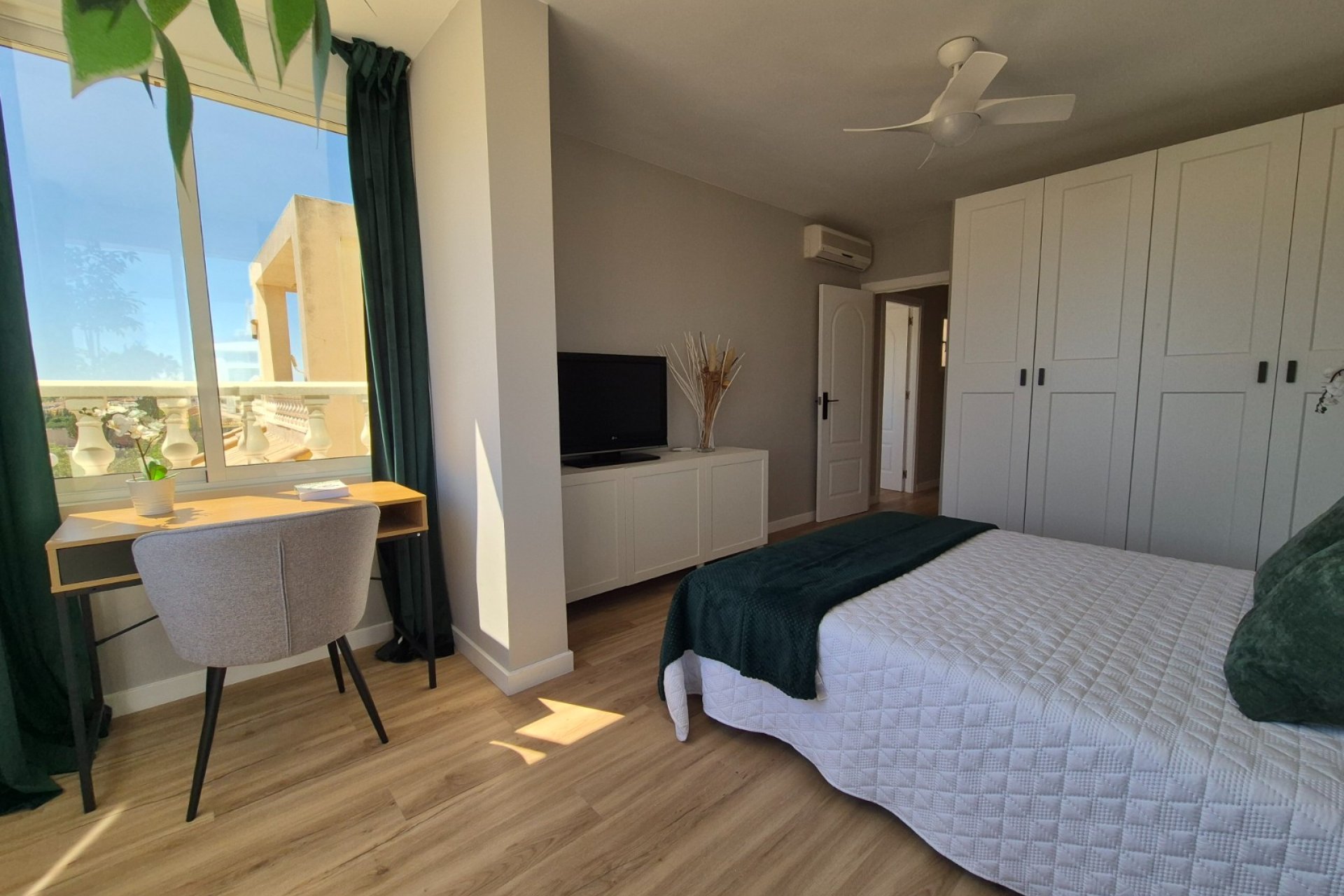 Herverkoop - Herenhuis -
Alicante - La Florida