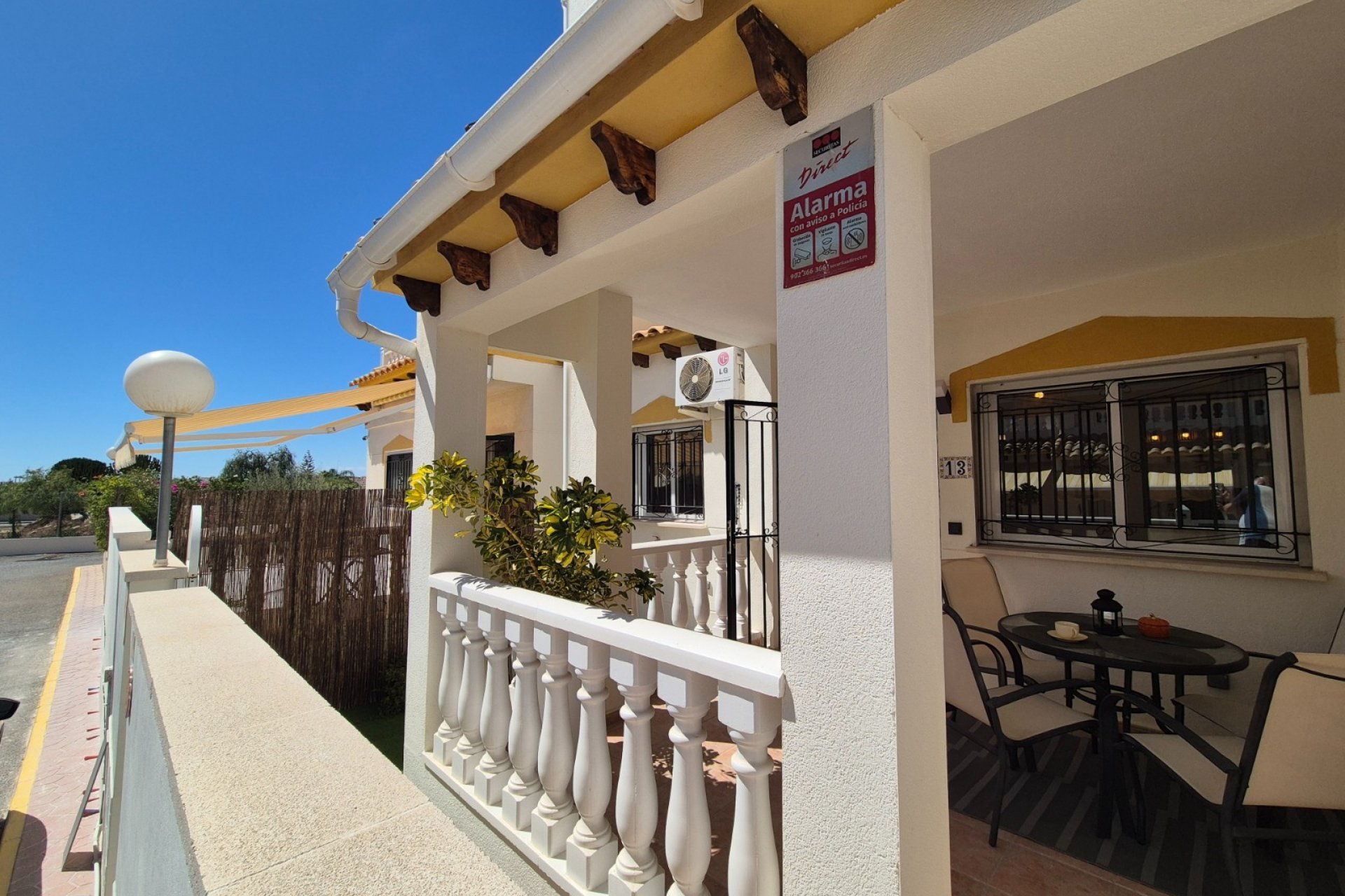 Herverkoop - Herenhuis -
Alicante - La Florida