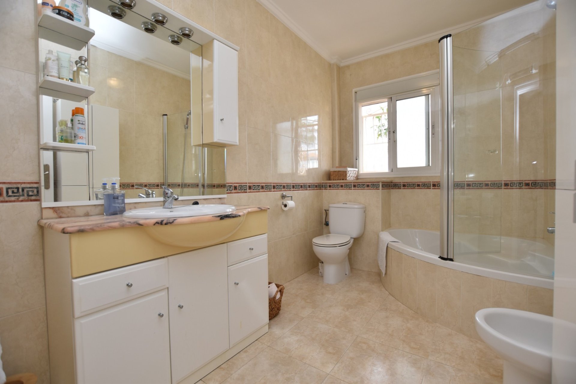 Herverkoop - Herenhuis -
Ciudad Quesada - Doña Pepa