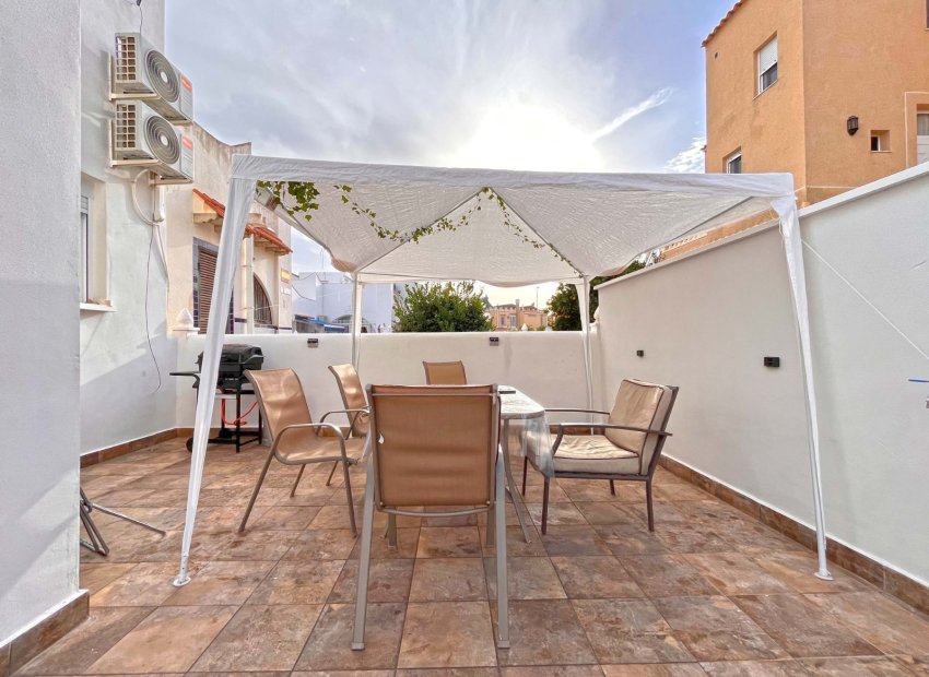 Herverkoop - Herenhuis -
Orihuela Costa - Playa Flamenca
