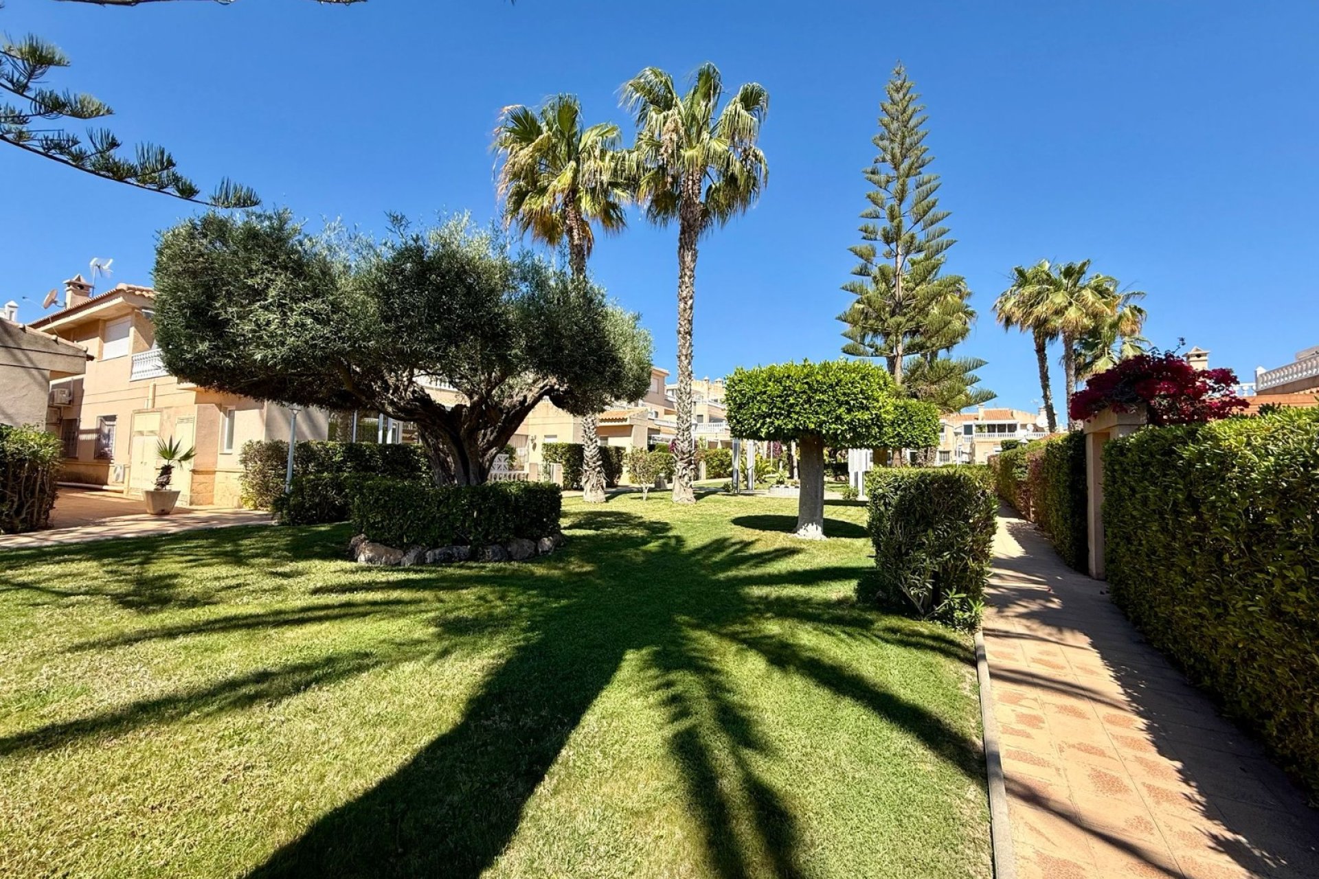 Herverkoop - Herenhuis -
Orihuela Costa - Playa Flamenca