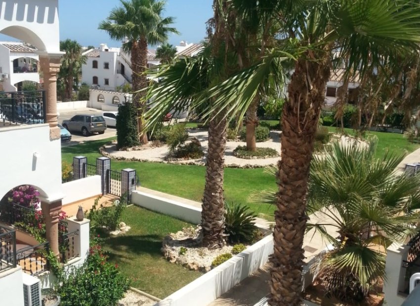Herverkoop - Herenhuis -
Orihuela Costa - Villamartin