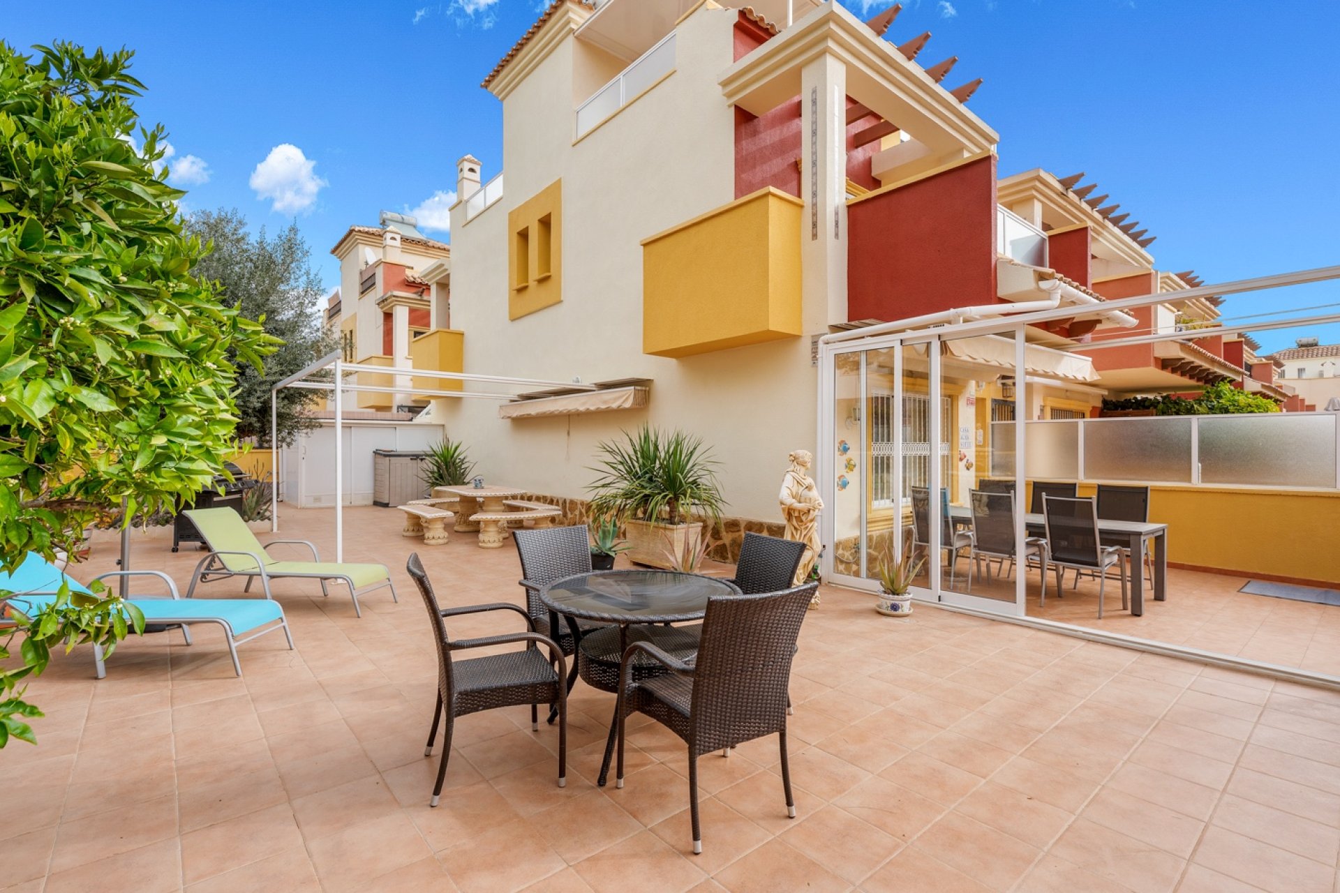 Herverkoop - Herenhuis -
Orihuela Costa - Villamartin