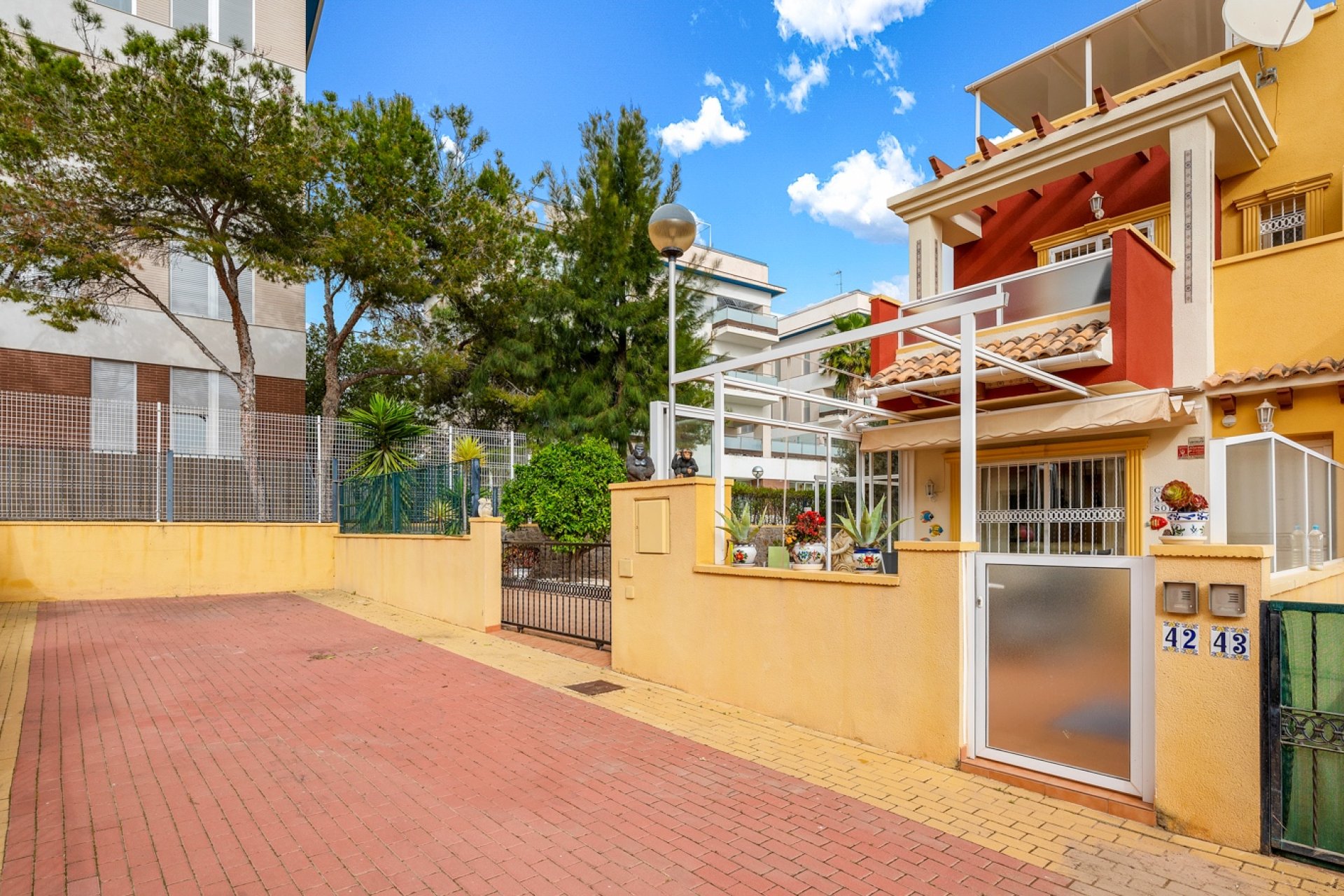 Herverkoop - Herenhuis -
Orihuela Costa - Villamartin