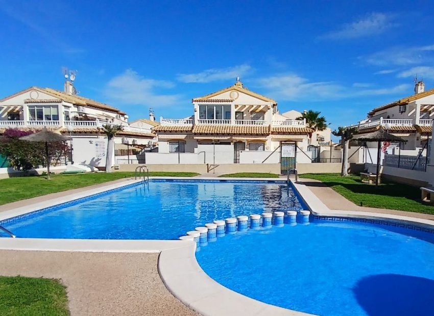 Herverkoop - Herenhuis -
Orihuela Costa