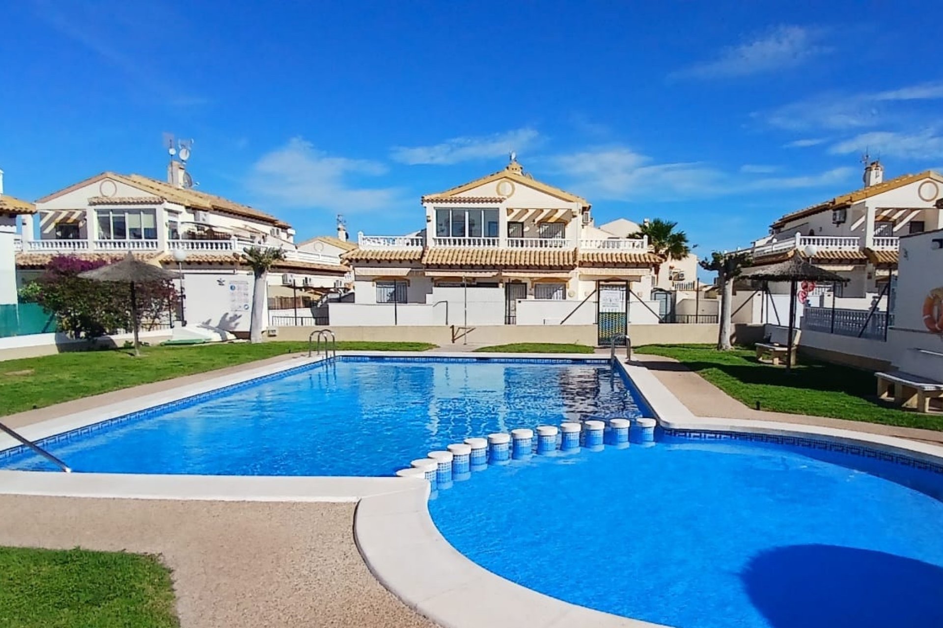 Herverkoop - Herenhuis -
Orihuela Costa