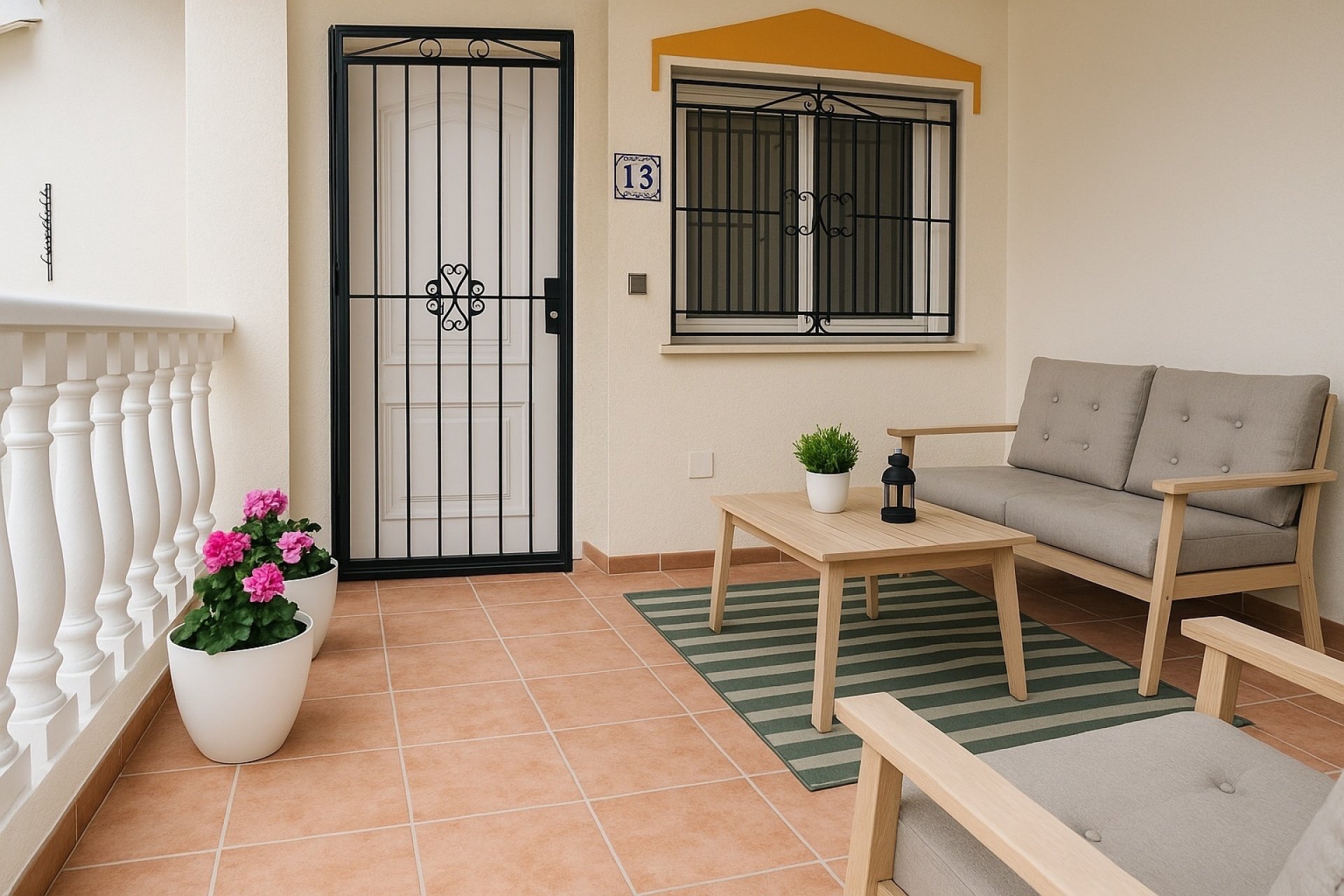 Herverkoop - Herenhuis -
Orihuela Costa