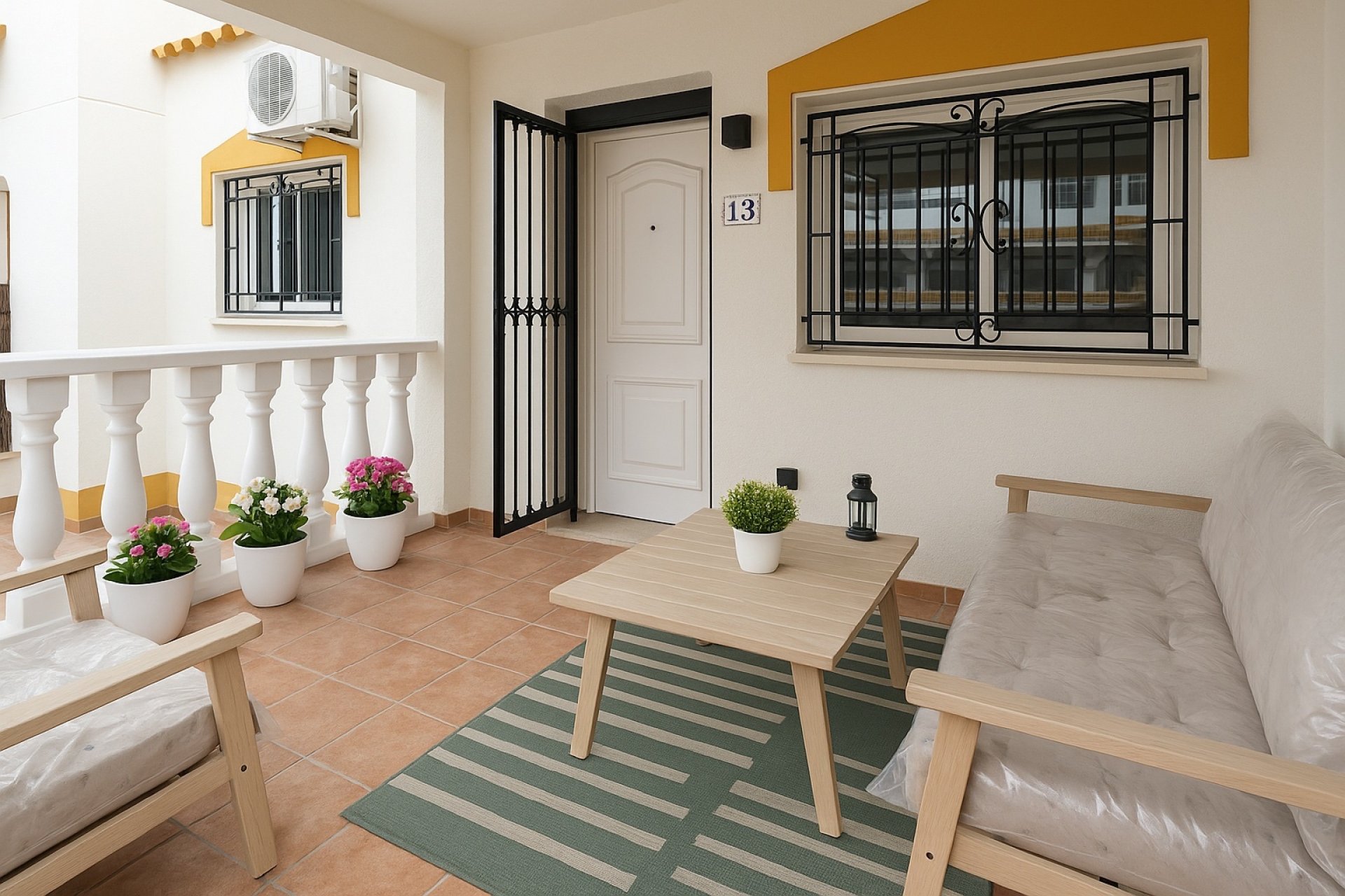Herverkoop - Herenhuis -
Orihuela Costa