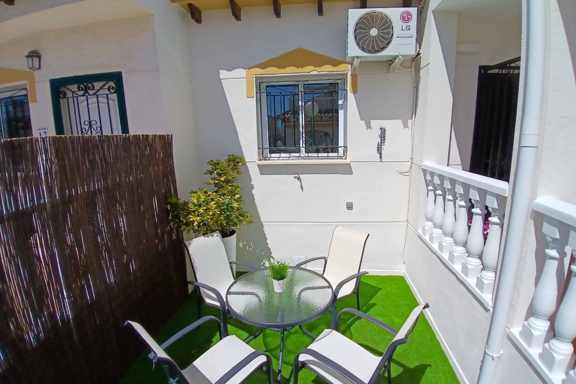Herverkoop - Herenhuis -
Orihuela Costa