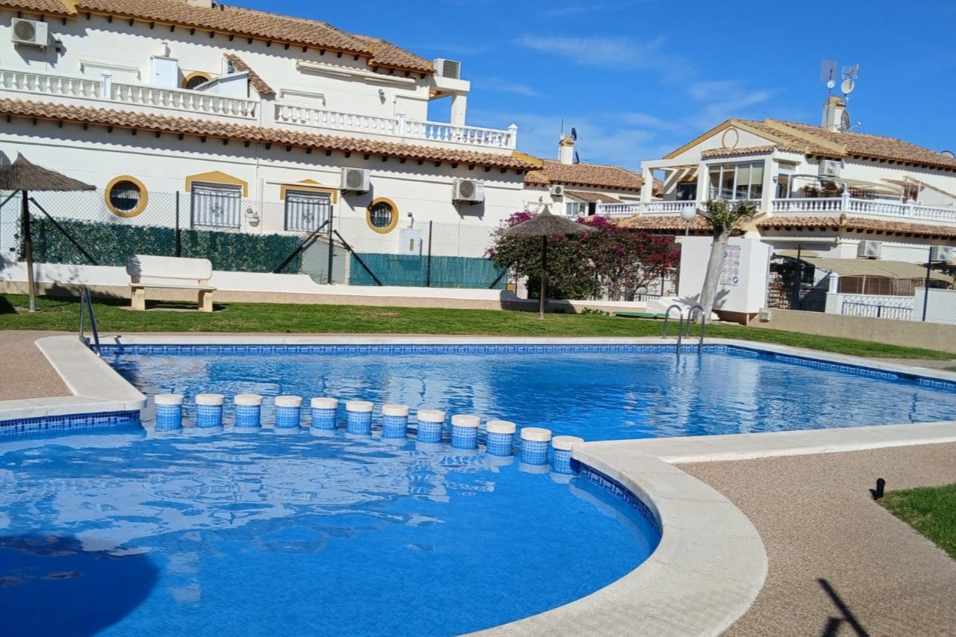 Herverkoop - Herenhuis -
Orihuela Costa