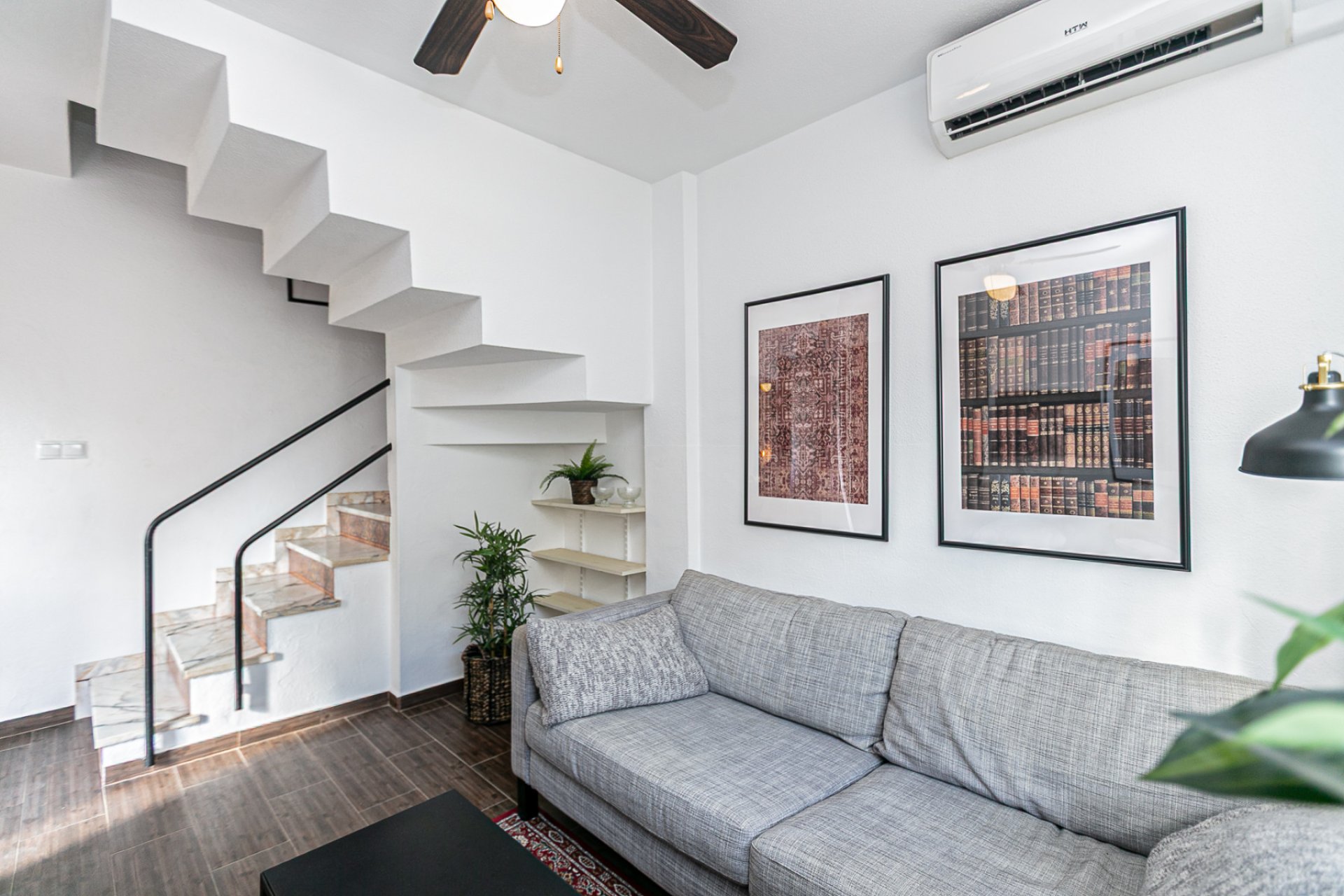 Herverkoop - Herenhuis -
Torrevieja - Torretas