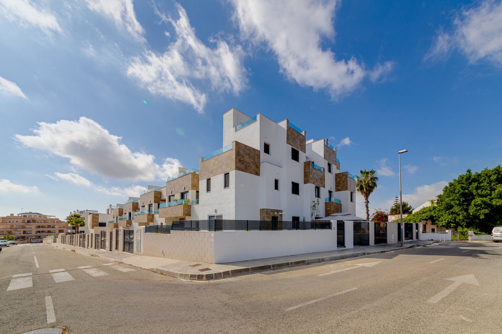 Herverkoop - Herenhuis -
Villamartín - Costa Blanca