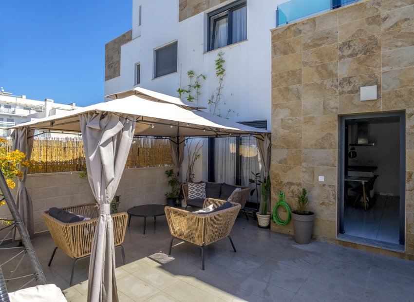 Herverkoop - Herenhuis -
Villamartín - Costa Blanca