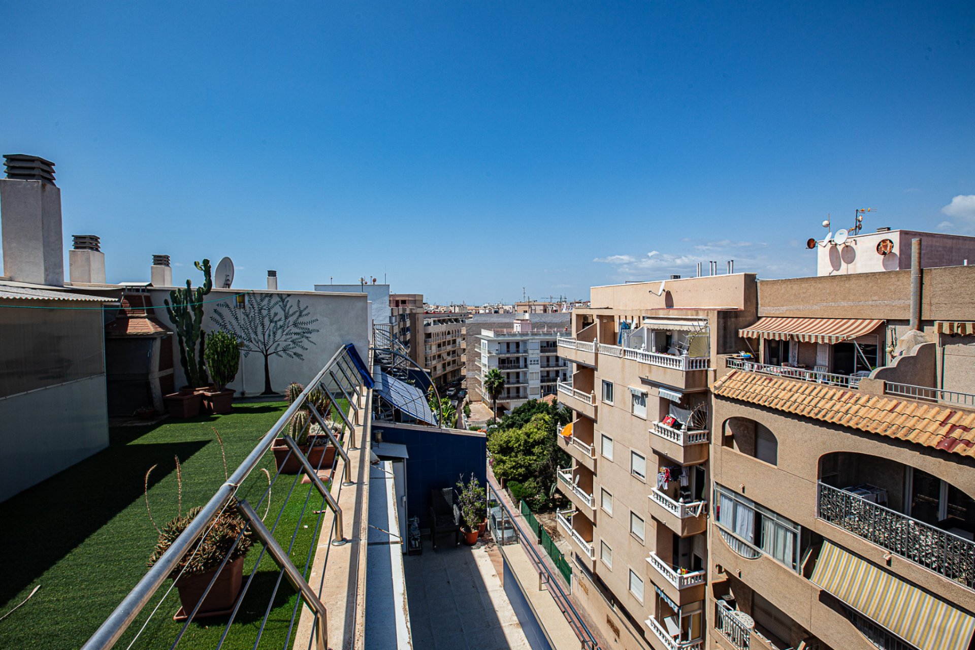 Herverkoop - Penthouse -
Torrevieja - Beach