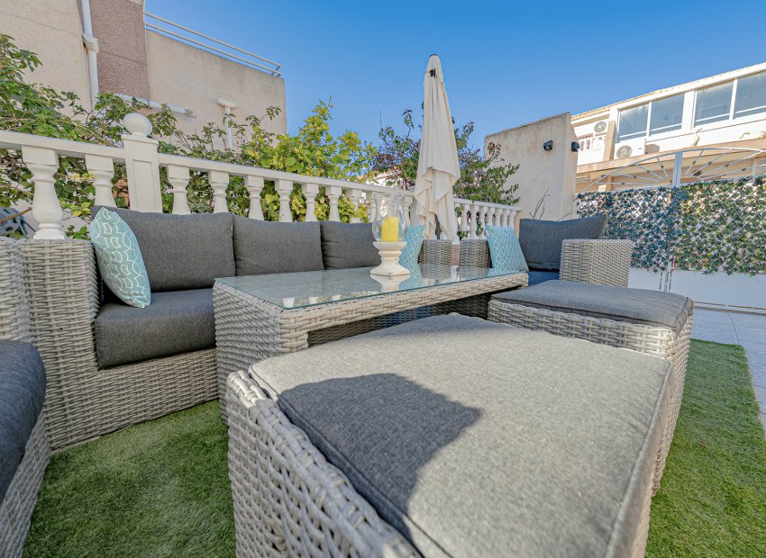 Herverkoop - Quad House -
Cabo Roig - La Regia