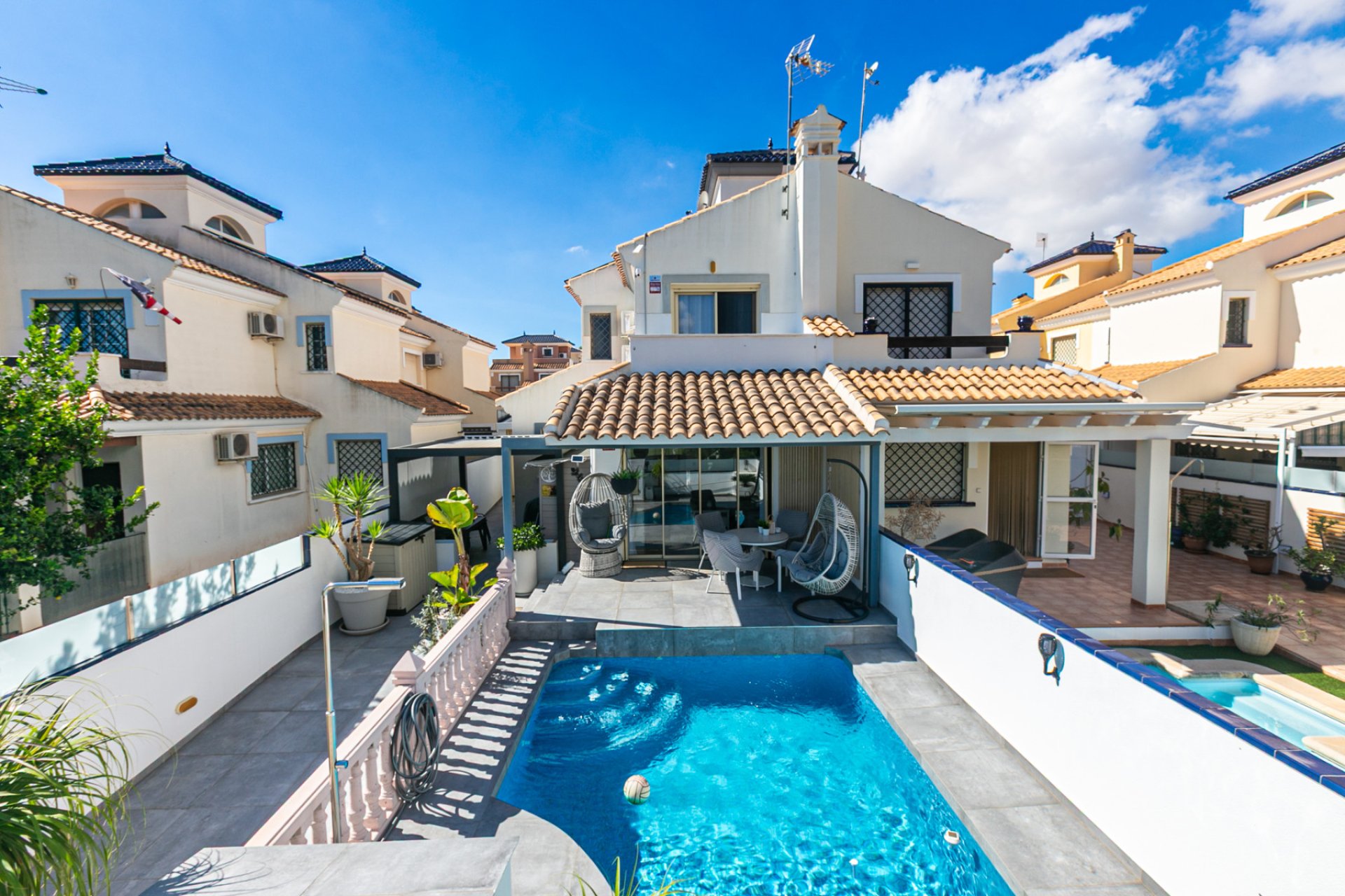 Herverkoop - Quad House -
Mil Palmeras - Riomar