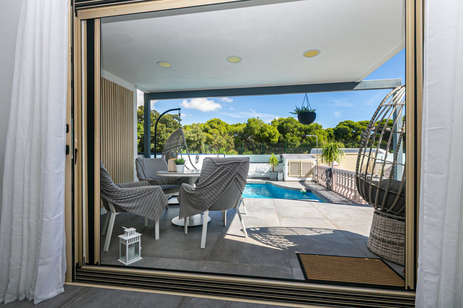 Herverkoop - Quad House -
Mil Palmeras - Riomar
