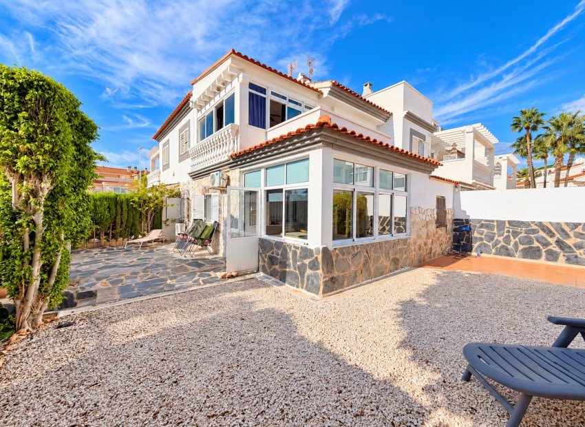 Herverkoop - Semi - Detached Villa -
Alicante - La Florida