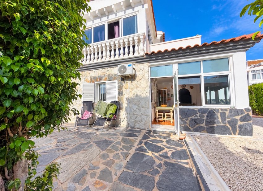 Herverkoop - Semi - Detached Villa -
Alicante - La Florida