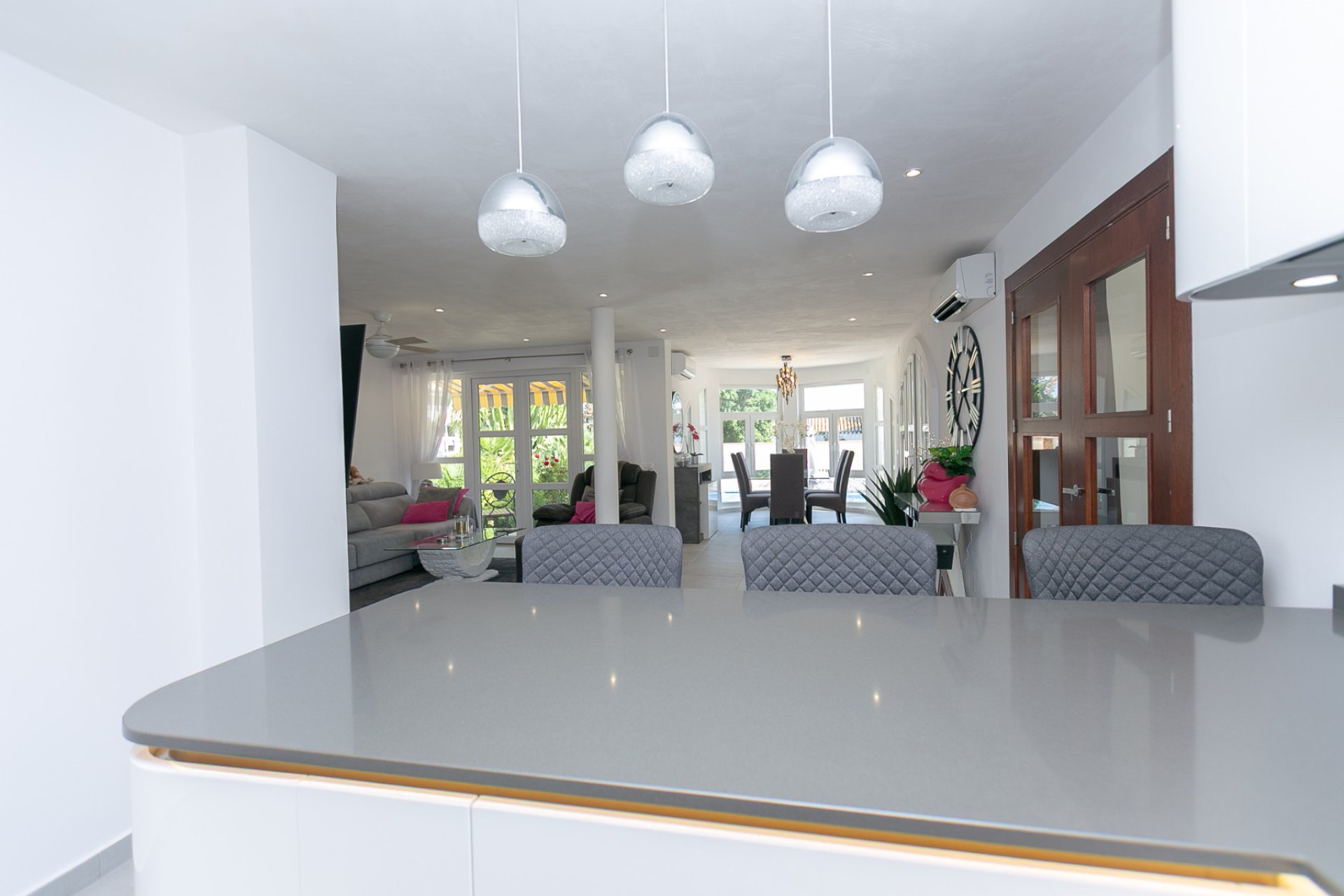 Herverkoop - Villa -
Campoamor - Lomas de Don Juan