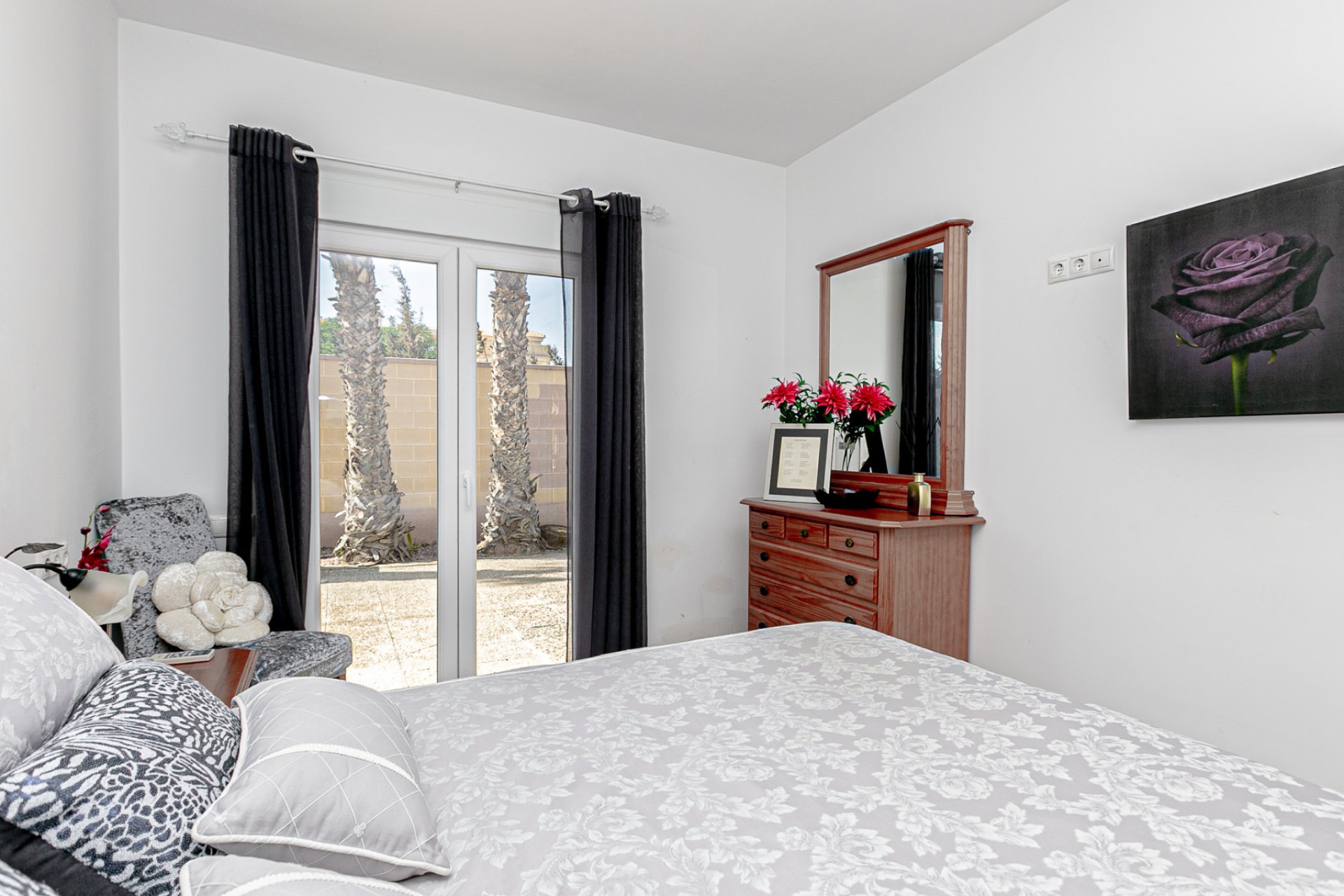 Herverkoop - Villa -
Campoamor - Lomas de Don Juan