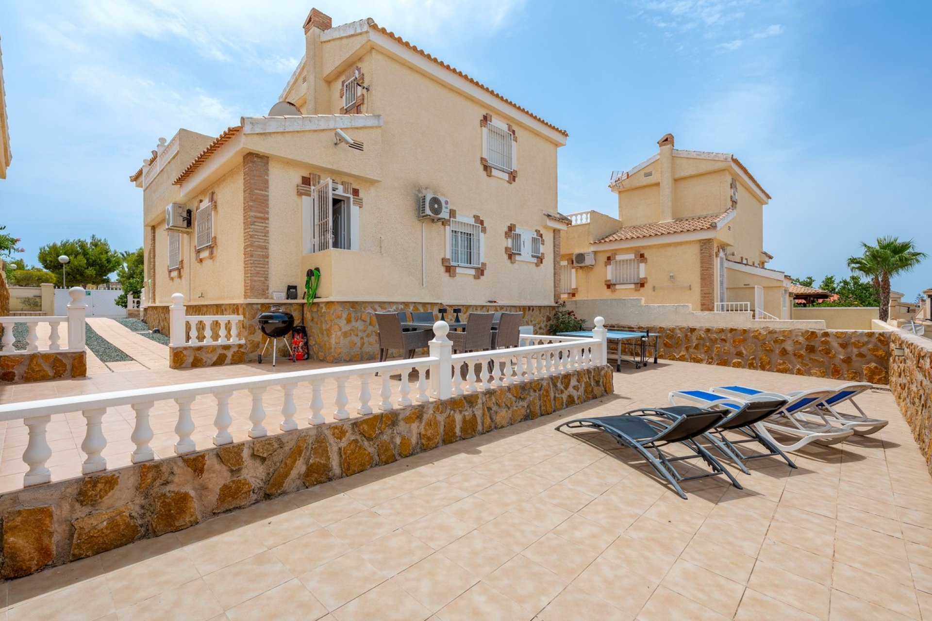 Herverkoop - Villa -
Gran Alacant - Costa Blanca