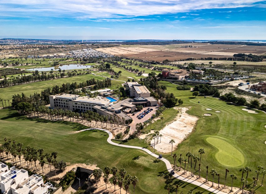 Herverkoop - Villa -
La Finca Golf