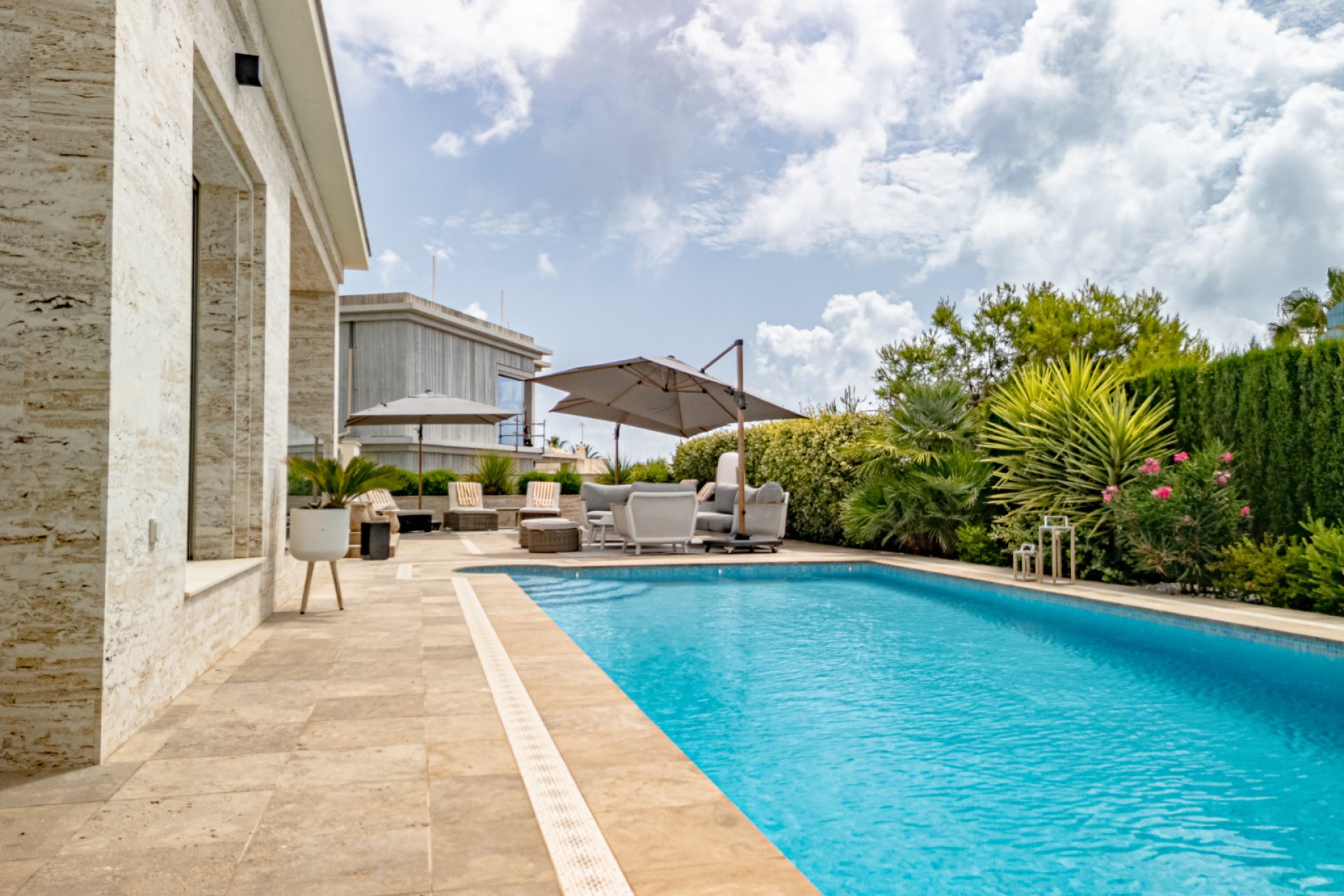 Herverkoop - Villa -
La Zenia - Beachside