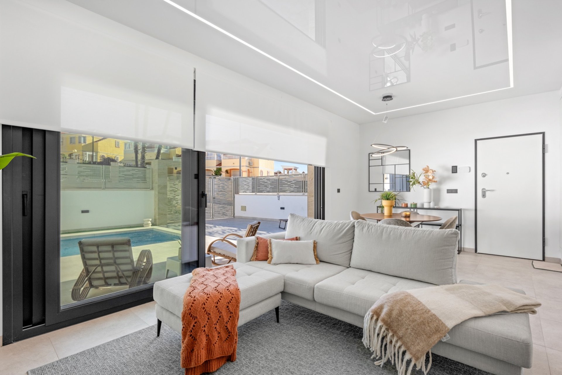 Herverkoop - Villa * -
Orihuela Costa* - Blue Lagoon*