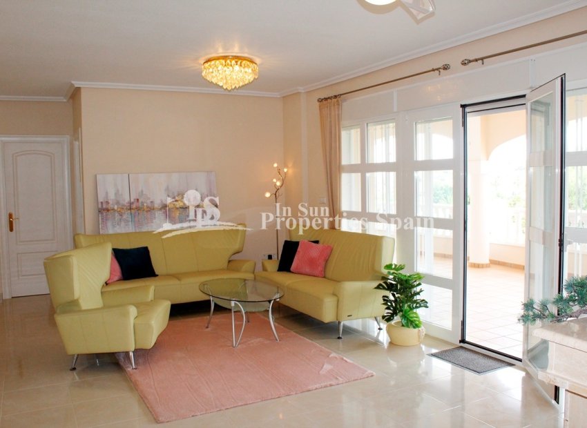 Herverkoop - Villa -
Orihuela Costa - Campoamor Golf