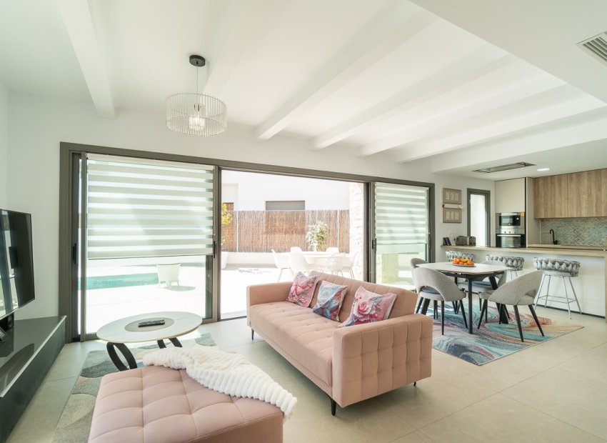 Herverkoop - Villa -
Orihuela Costa - Campoamor