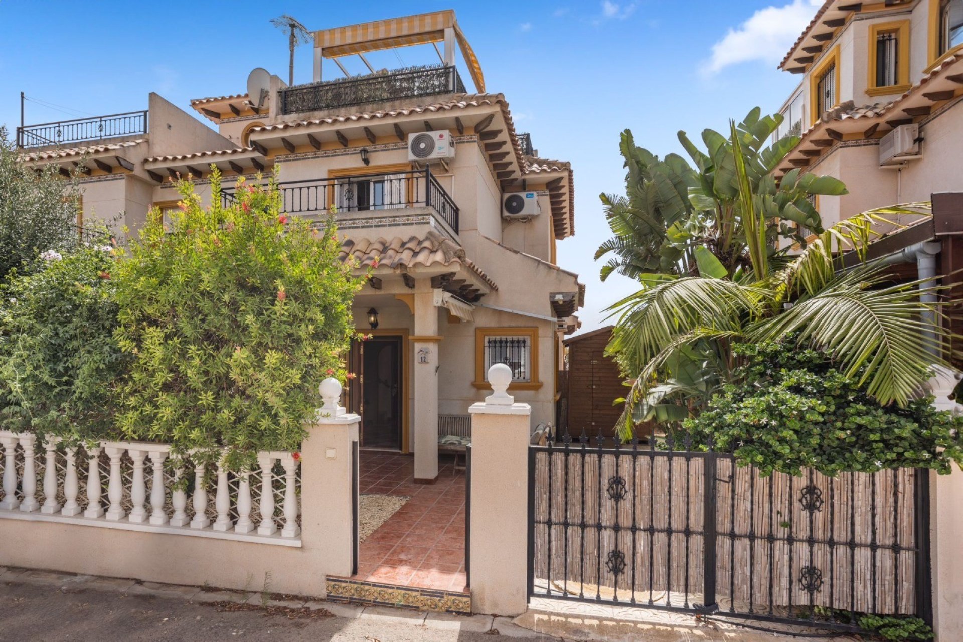 Herverkoop - Villa -
Orihuela Costa - La Regia