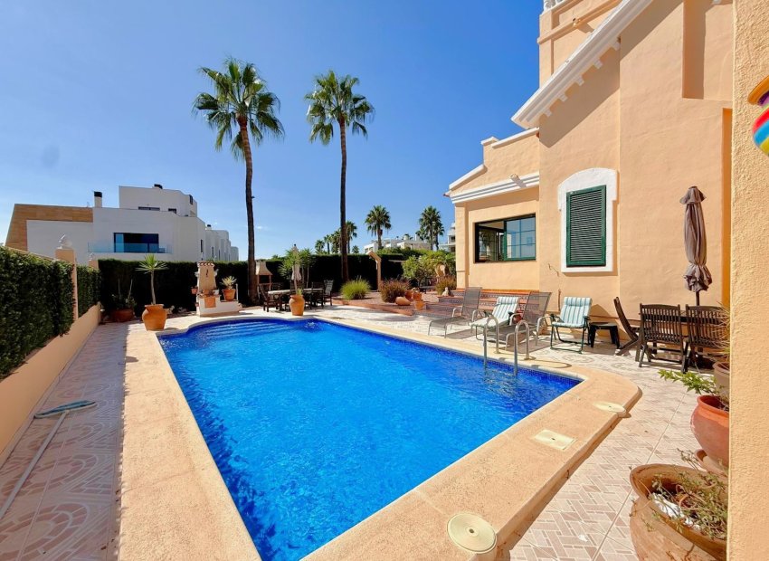 Herverkoop - Villa -
Orihuela Costa - Los Dolses